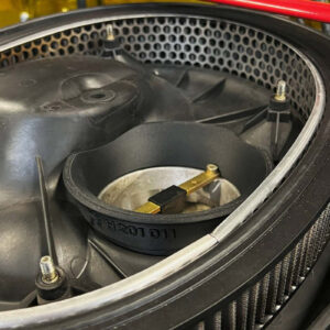 ART 001834 Performance Ansaugtrichter im M103 Luftfilterkasten Mercedes 190E 2.6 W201 verbaut im Motorraum
