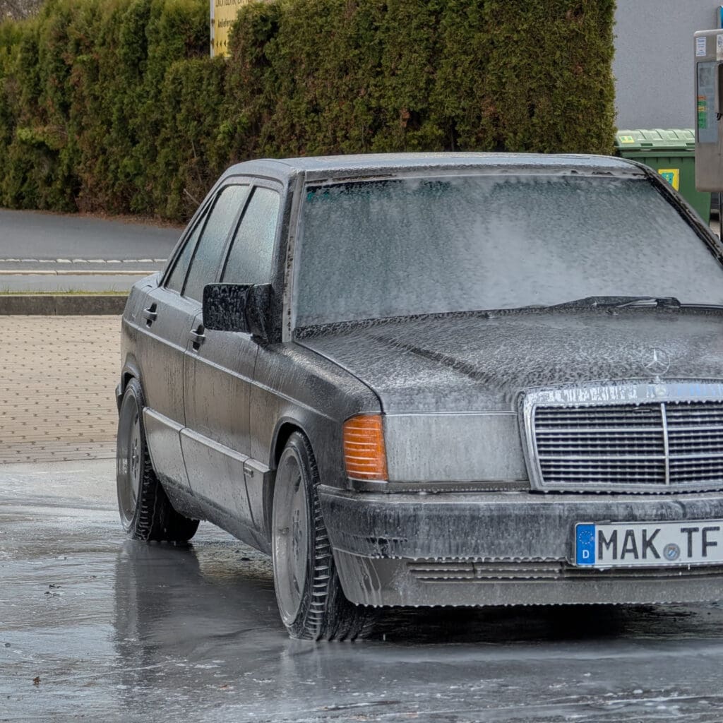 ART 001823 maxilite Alufelge Aero 3 8×17 ET34 auf Mercedes W201 190E mit 60mm Tieferlegung Seitenansicht
